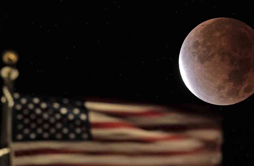 Amazing pictures: Behind a spectacular total lunar eclipse